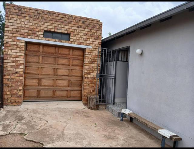 2 BEDROOM HOUSE FOR SALE IN MAGAGULA HEIGHTS